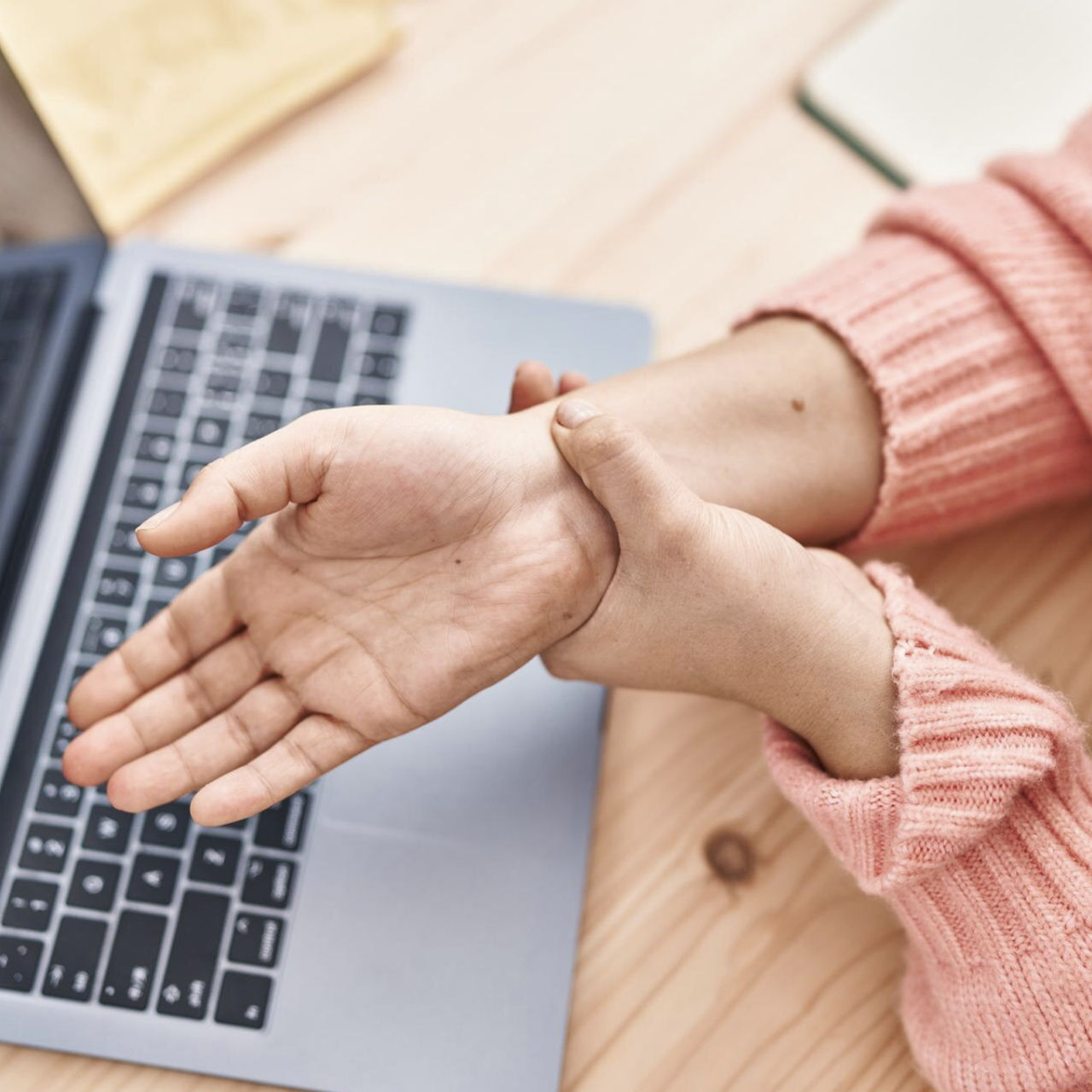 팔꿈치 통증 클리닉 이미지